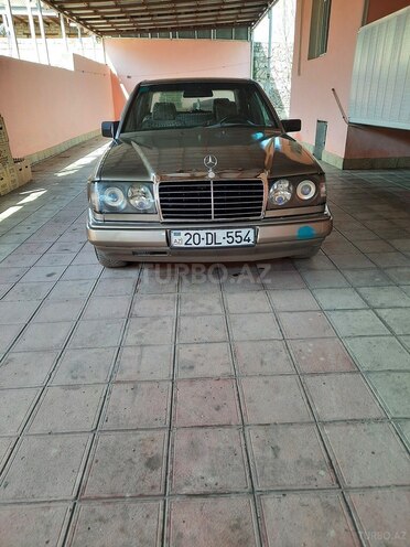 Mercedes E 200 1990, 355,000 km - 2.0 l - Gəncə