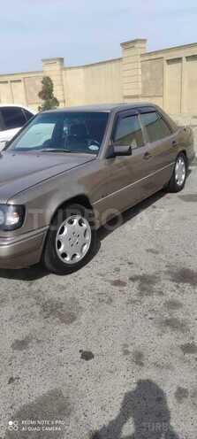 Mercedes E 200 1990, 355,000 km - 2.0 l - Gəncə