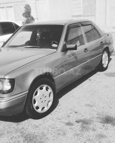 Mercedes E 200 1990, 355,000 km - 2.0 l - Gəncə