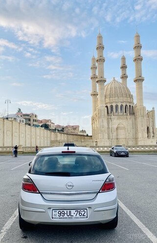 Opel Astra 2008, 195,000 km - 1.4 л - Bakı