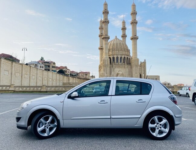 Opel Astra 2008, 195,000 km - 1.4 л - Bakı
