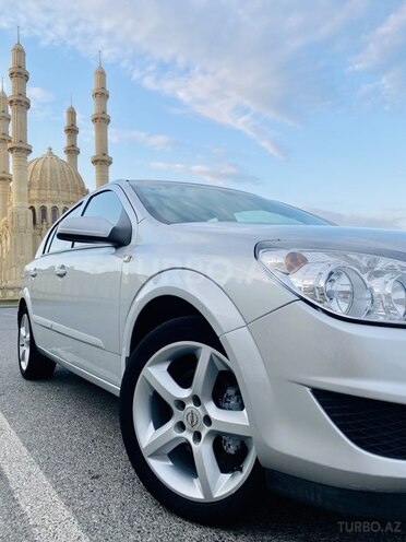 Opel Astra 2008, 195,000 km - 1.4 л - Bakı
