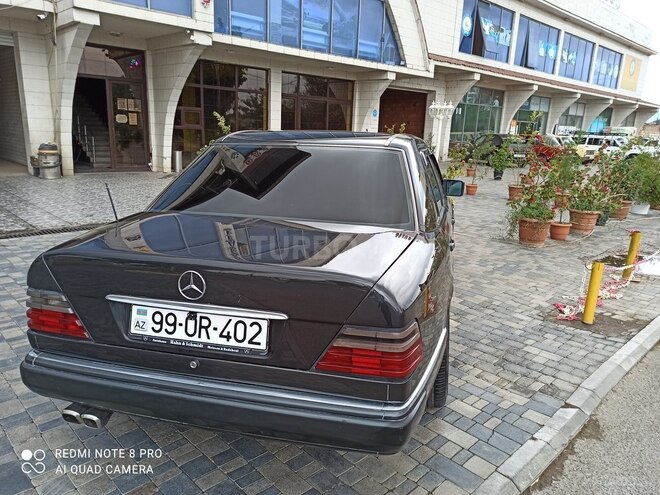 Mercedes E 220 1993, 420,000 km - 2.2 l - Bakı