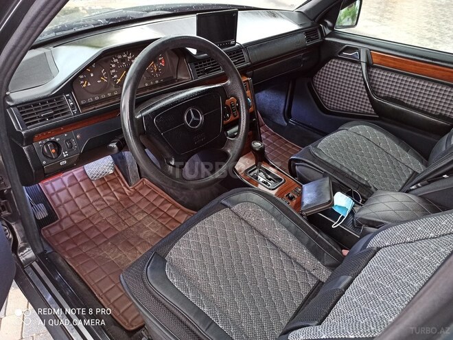 Mercedes E 220 1993, 420,000 km - 2.2 l - Bakı