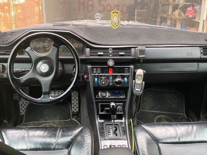 Mercedes E 220 1995, 380,000 km - 2.2 l - Bakı