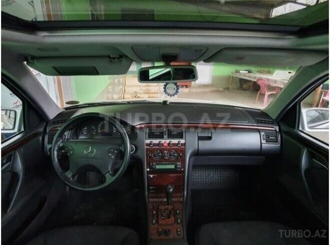 Mercedes E 200 2000, 181,118 km - 2.0 l - Bakı