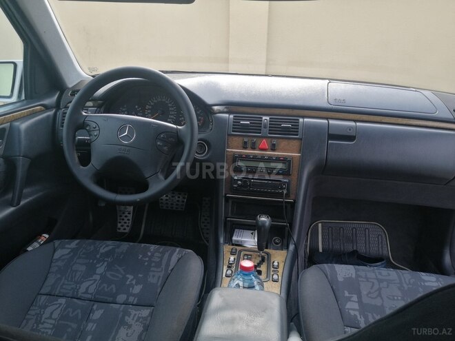 Mercedes E 280 1999, 412,000 km - 2.8 l - Bakı