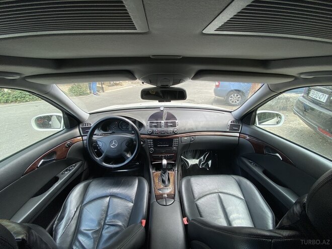 Mercedes E 240 2004, 277,000 km - 2.6 l - Bakı