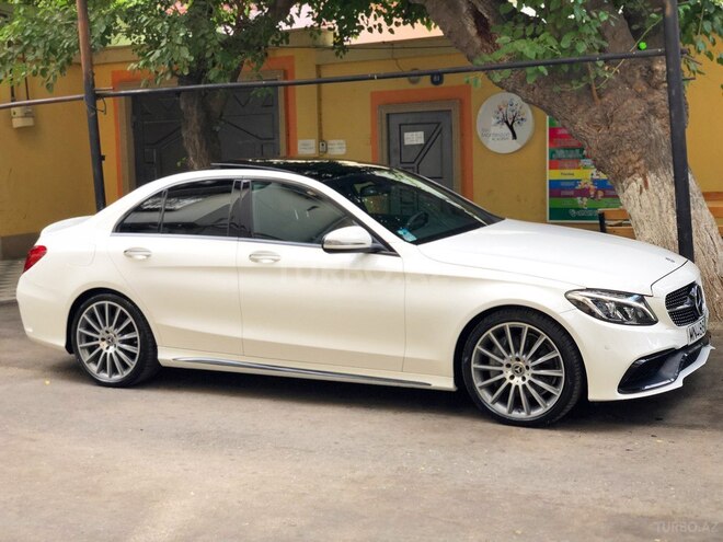Mercedes C 300 2018, 33,000 km - 2.0 л - Bakı