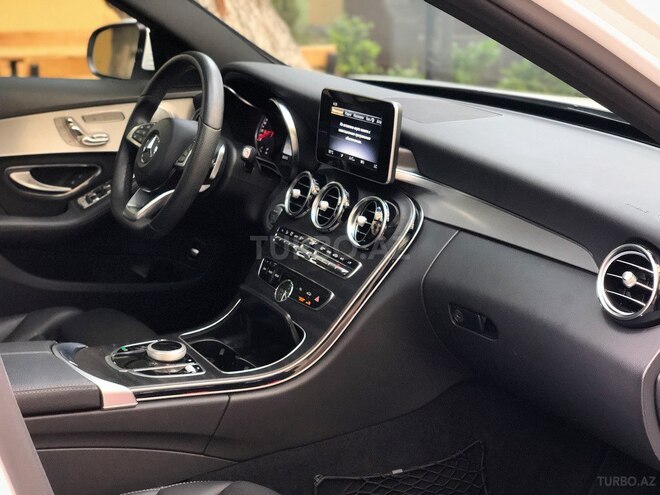Mercedes C 300 2018, 33,000 km - 2.0 л - Bakı