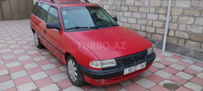 Opel Astra 1995, 115,000 km - 1.6 l - Qazax