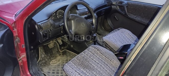 Opel Astra 1995, 115,000 km - 1.6 l - Qazax