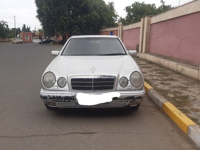 Mercedes E 220 1998, 850,000 km - 2.2 l - Tovuz