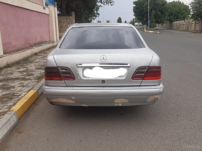 Mercedes E 220 1998, 850,000 km - 2.2 l - Tovuz