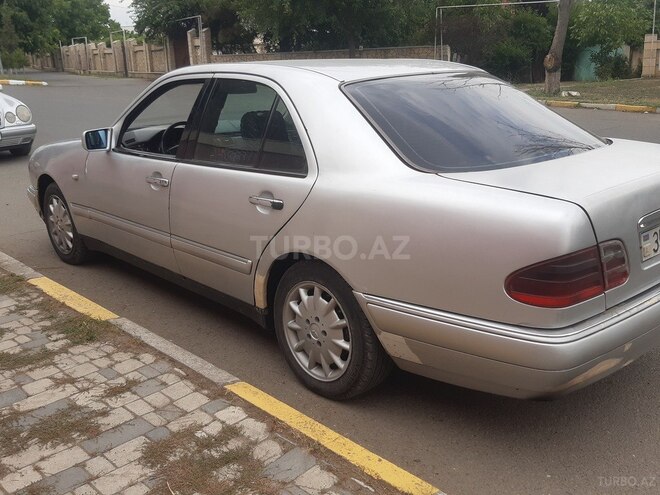 Mercedes E 220 1998, 850,000 km - 2.2 l - Tovuz