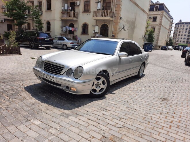 Mercedes E 220 2000, 450,820 km - 2.2 l - Bakı