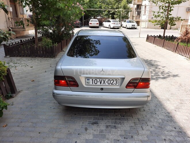 Mercedes E 220 2000, 450,820 km - 2.2 l - Bakı