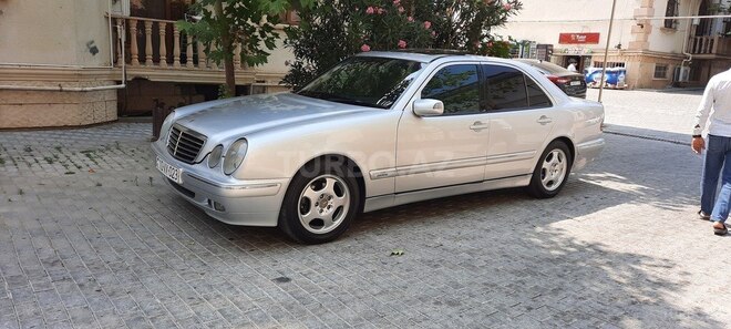 Mercedes E 220 2000, 450,820 km - 2.2 l - Bakı