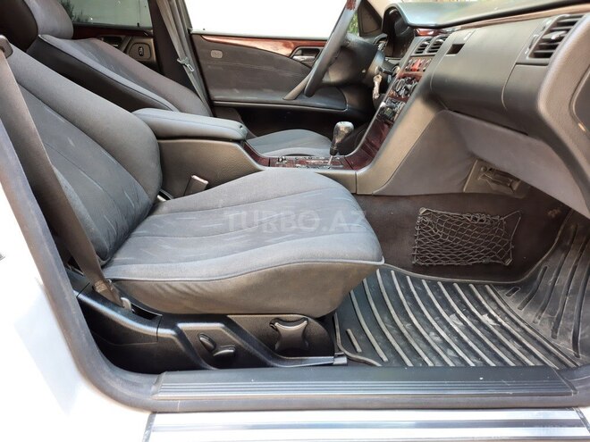 Mercedes E 220 2000, 450,820 km - 2.2 l - Bakı