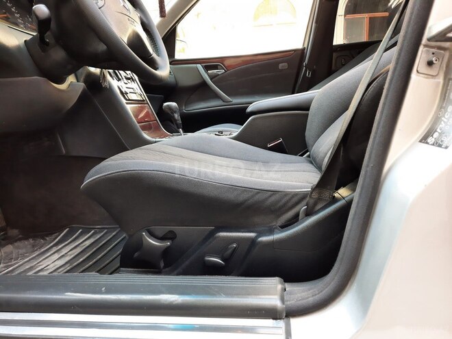 Mercedes E 220 2000, 450,820 km - 2.2 l - Bakı