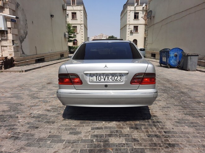 Mercedes E 220 2000, 450,820 km - 2.2 l - Bakı