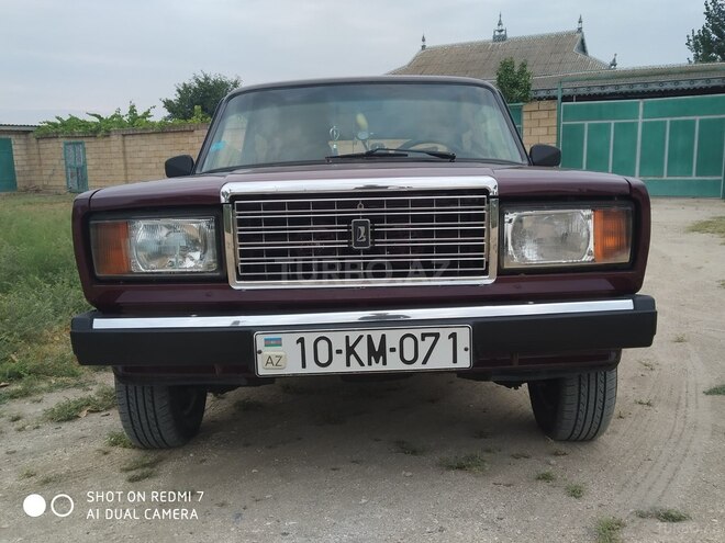 LADA (VAZ) 2107 2002, 142,000 km - 1.6 l - Salyan