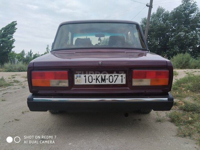 LADA (VAZ) 2107 2002, 142,000 km - 1.6 l - Salyan