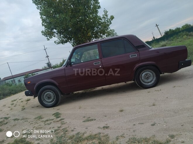 LADA (VAZ) 2107 2002, 142,000 km - 1.6 l - Salyan