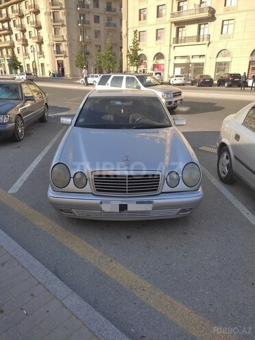 Mercedes E 240 1998, 457,000 km - 2.4 l - Bakı