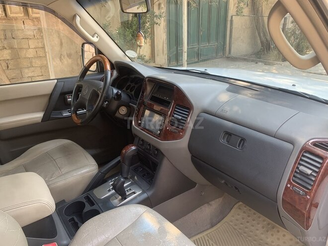 Mitsubishi Pajero 2002, 282,000 km - 3.8 l - Bakı