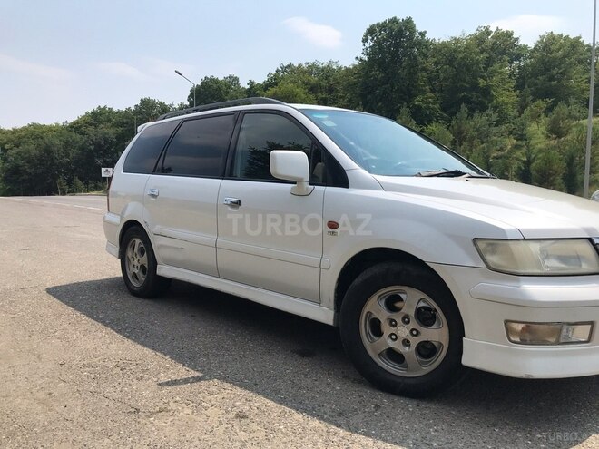 Mitsubishi Chariot 2000, 261,111 km - 2.4 l - Qusar