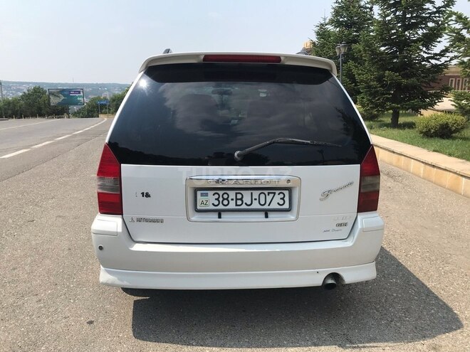 Mitsubishi Chariot 2000, 261,111 km - 2.4 l - Qusar
