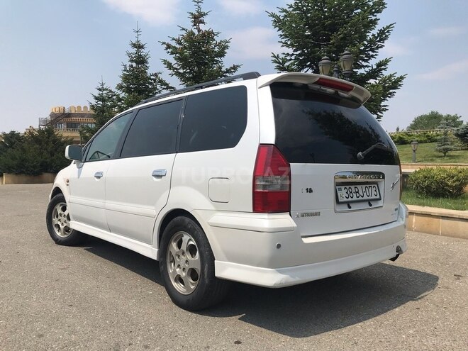 Mitsubishi Chariot 2000, 261,111 km - 2.4 l - Qusar