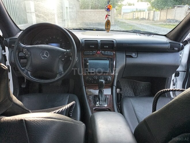 Mercedes C 240 2001, 266,160 km - 2.6 l - Zaqatala