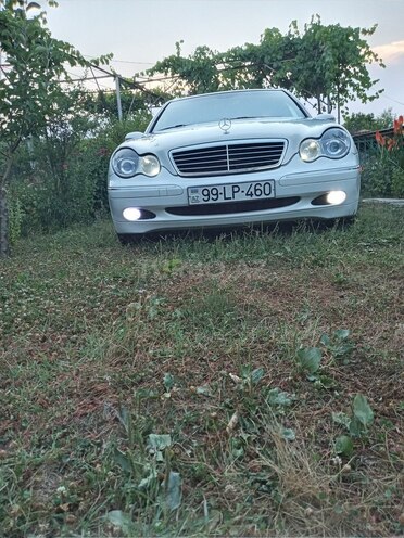 Mercedes C 240 2001, 266,160 km - 2.6 l - Zaqatala