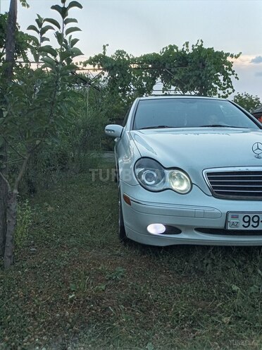 Mercedes C 240 2001, 266,160 km - 2.6 l - Zaqatala