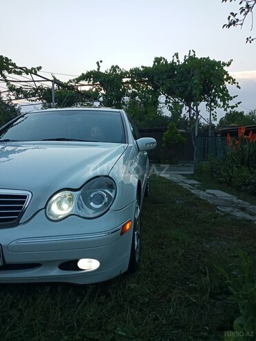 Mercedes C 240 2001, 266,160 km - 2.6 l - Zaqatala