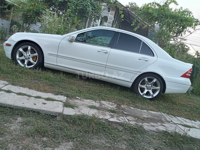 Mercedes C 240 2001, 266,160 km - 2.6 l - Zaqatala