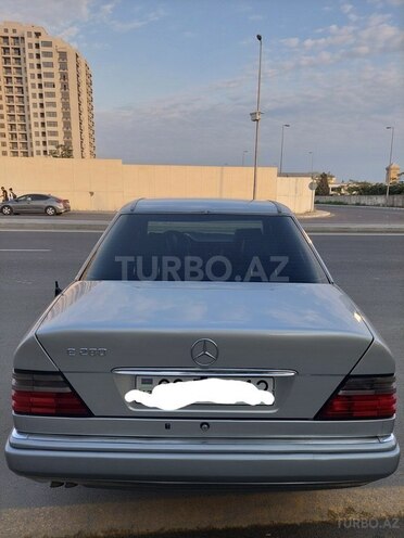 Mercedes E 280 1995, 378,000 km - 2.8 l - Bakı