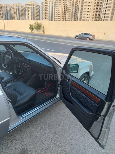 Mercedes E 280 1995, 378,000 km - 2.8 l - Bakı