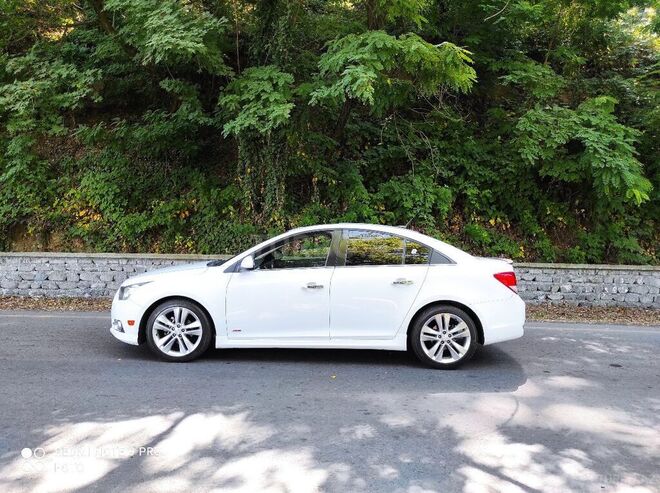 Chevrolet Cruze 2013, 90,600 km - 1.4 l - Qax