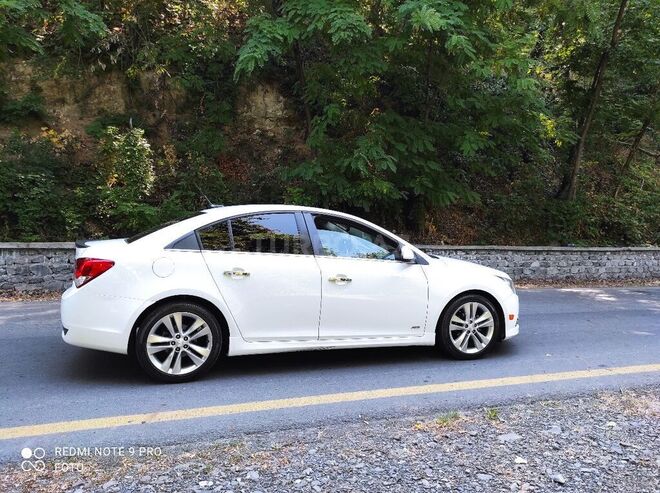 Chevrolet Cruze 2013, 90,600 km - 1.4 l - Qax