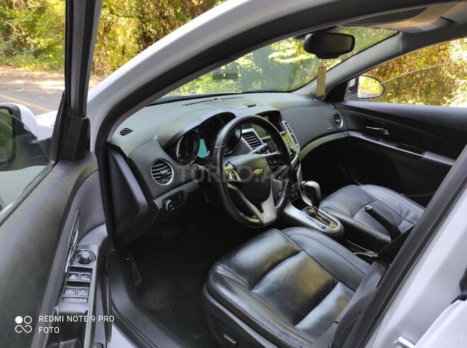 Chevrolet Cruze 2013, 90,600 km - 1.4 l - Qax