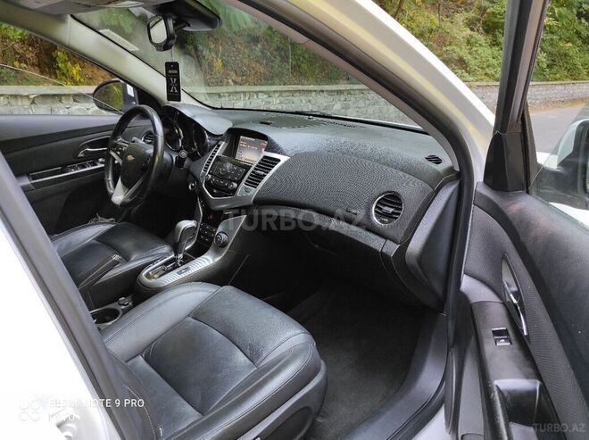 Chevrolet Cruze 2013, 90,600 km - 1.4 l - Qax
