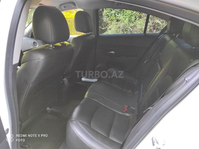 Chevrolet Cruze 2013, 90,600 km - 1.4 l - Qax
