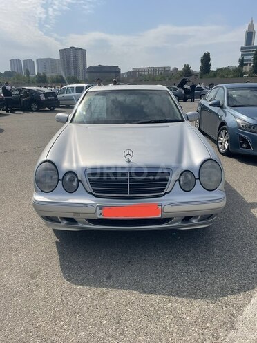 Mercedes E 240 1999, 310,000 km - 2.4 л - Bakı