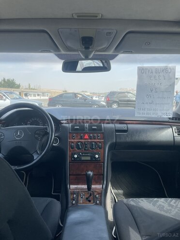 Mercedes E 240 1999, 310,000 km - 2.4 л - Bakı