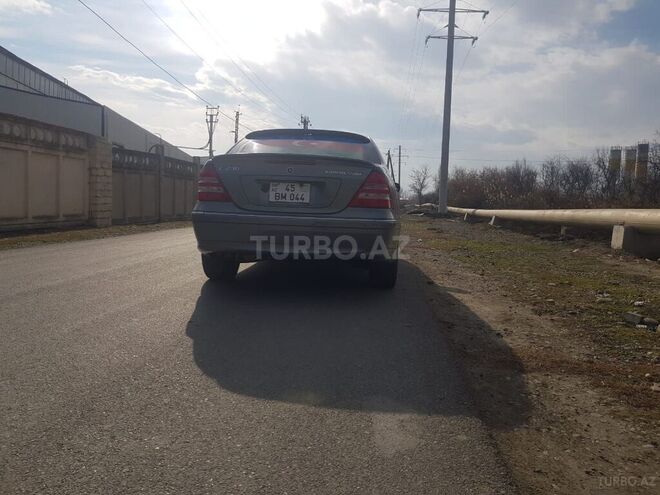 Mercedes C 230 2004, 257,000 km - 2.3 l - Mingəçevir