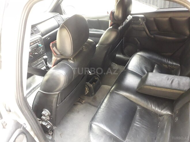 Opel Vectra 1996, 256,000 km - 2.0 l - Sumqayıt