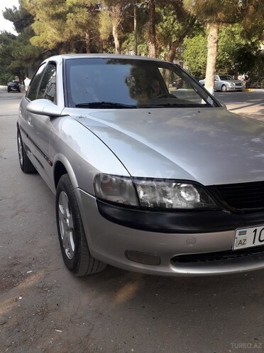 Opel Vectra 1996, 256,000 km - 2.0 l - Sumqayıt